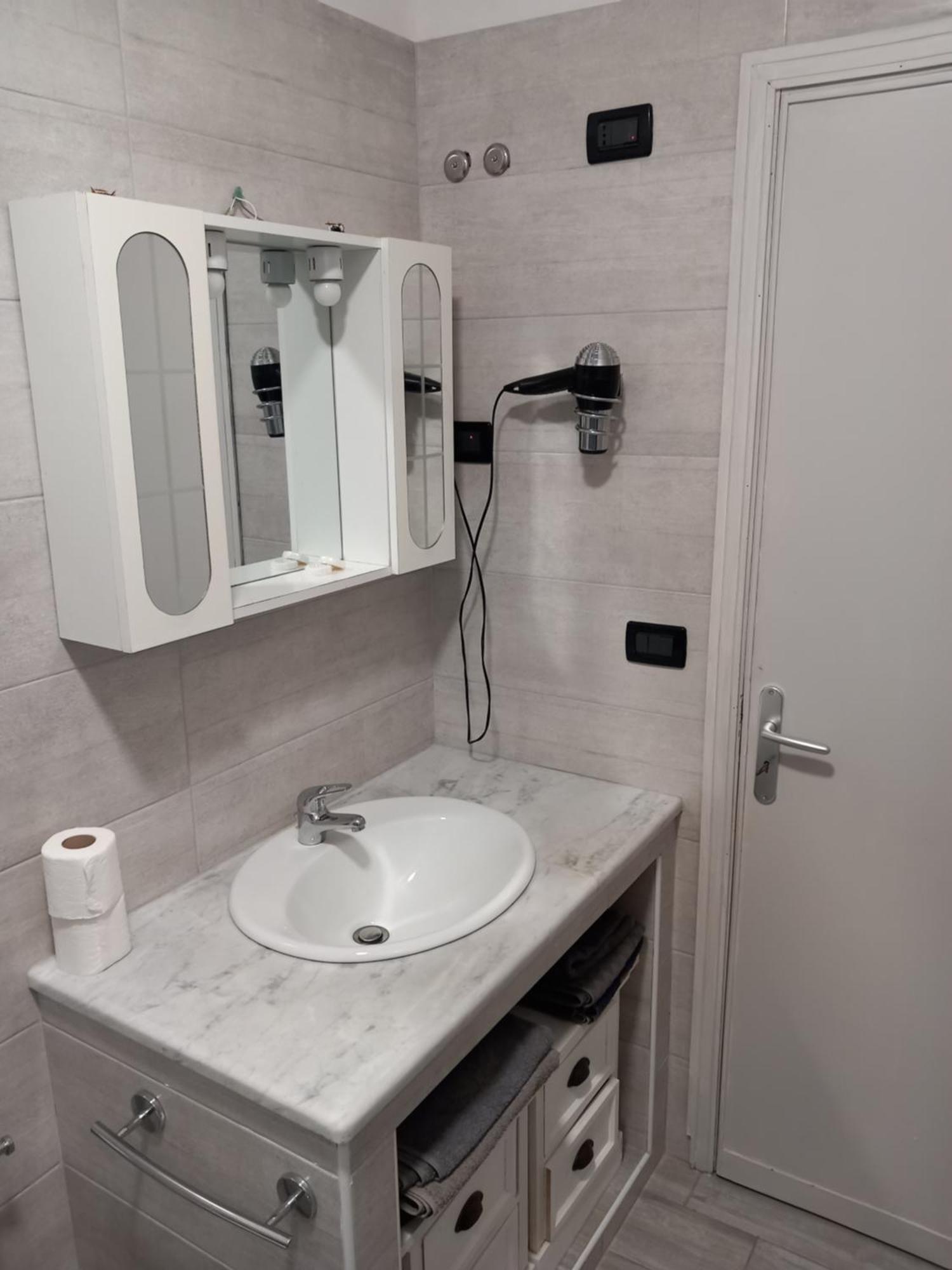 Appartamenti Cavarretta Seminterrati Mondello Habitación foto